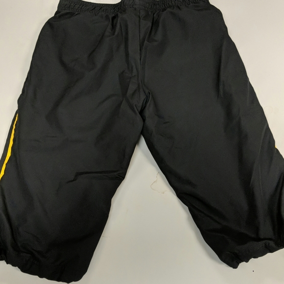 Nike Livestrong capris/shorts - Picture 4 of 6